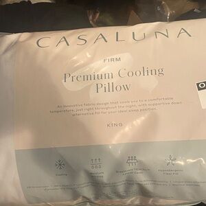 NWT Casaluna White Premium Cooling Pillow - King